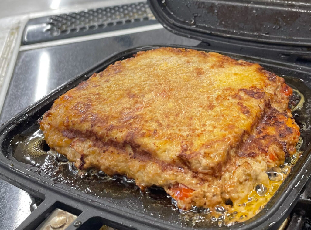 ビニール袋＋ホットサンドメーカーFT
包丁不要＆手が汚れにくいハンバーグ