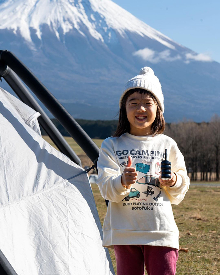 富士山と少女